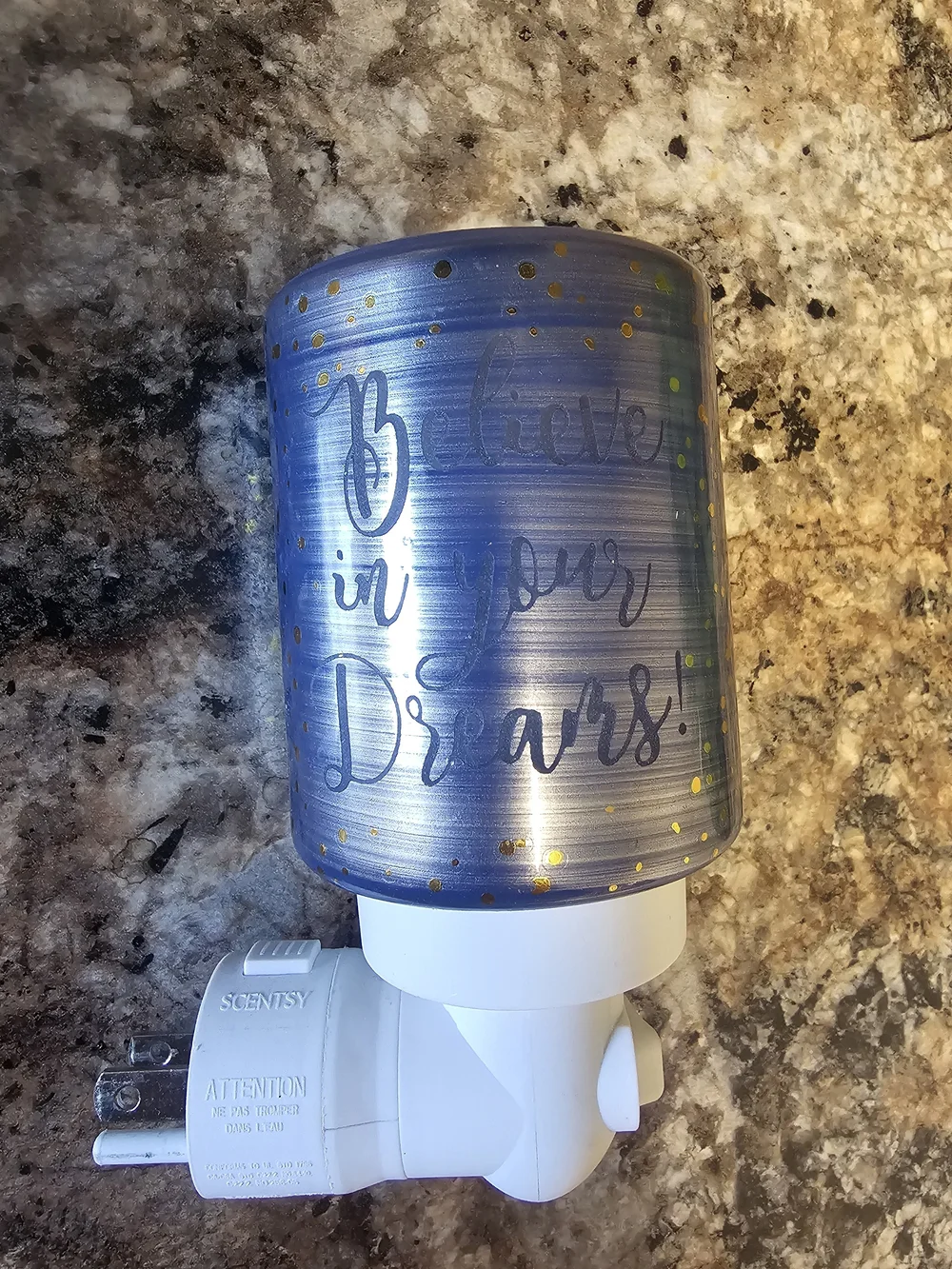 SCENTSY warmer Believe In Your Dreams Plug-In -